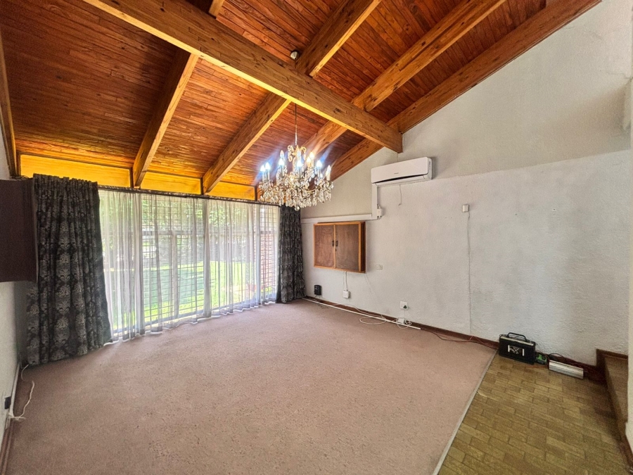 4 Bedroom Property for Sale in Van Der Hoff Park North West